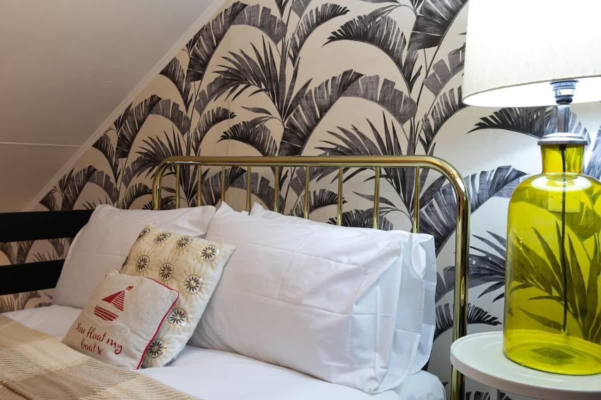 The Marina Retreat -free Parking Holiday home