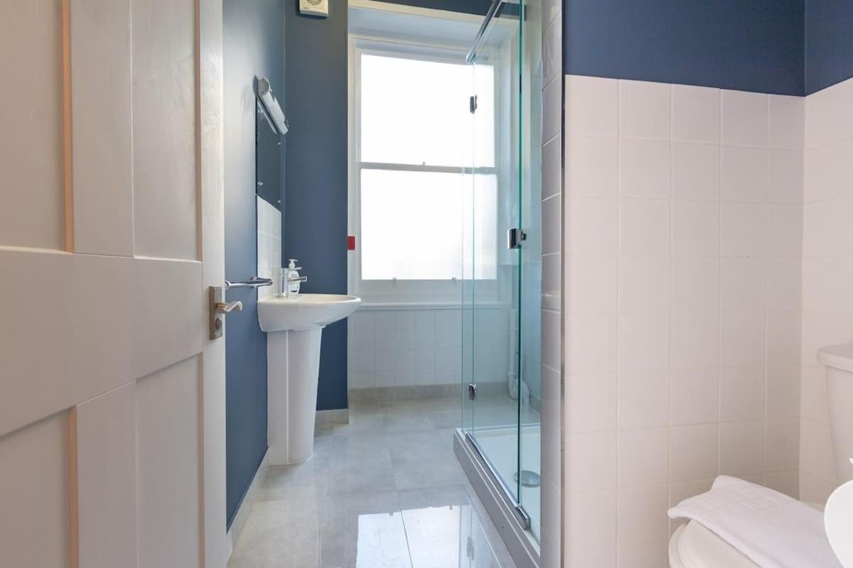 Sea View - 1 Bedroom Flat