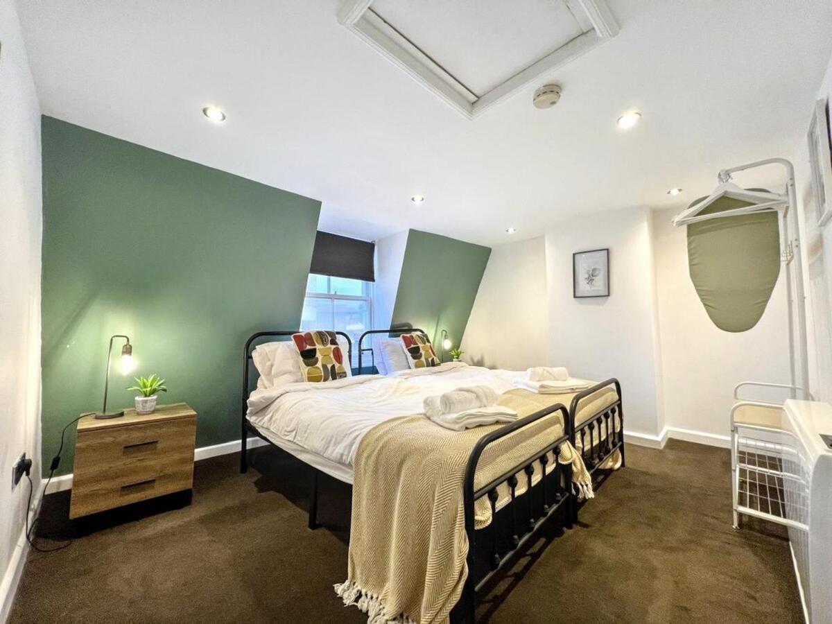 The Seaside Snug