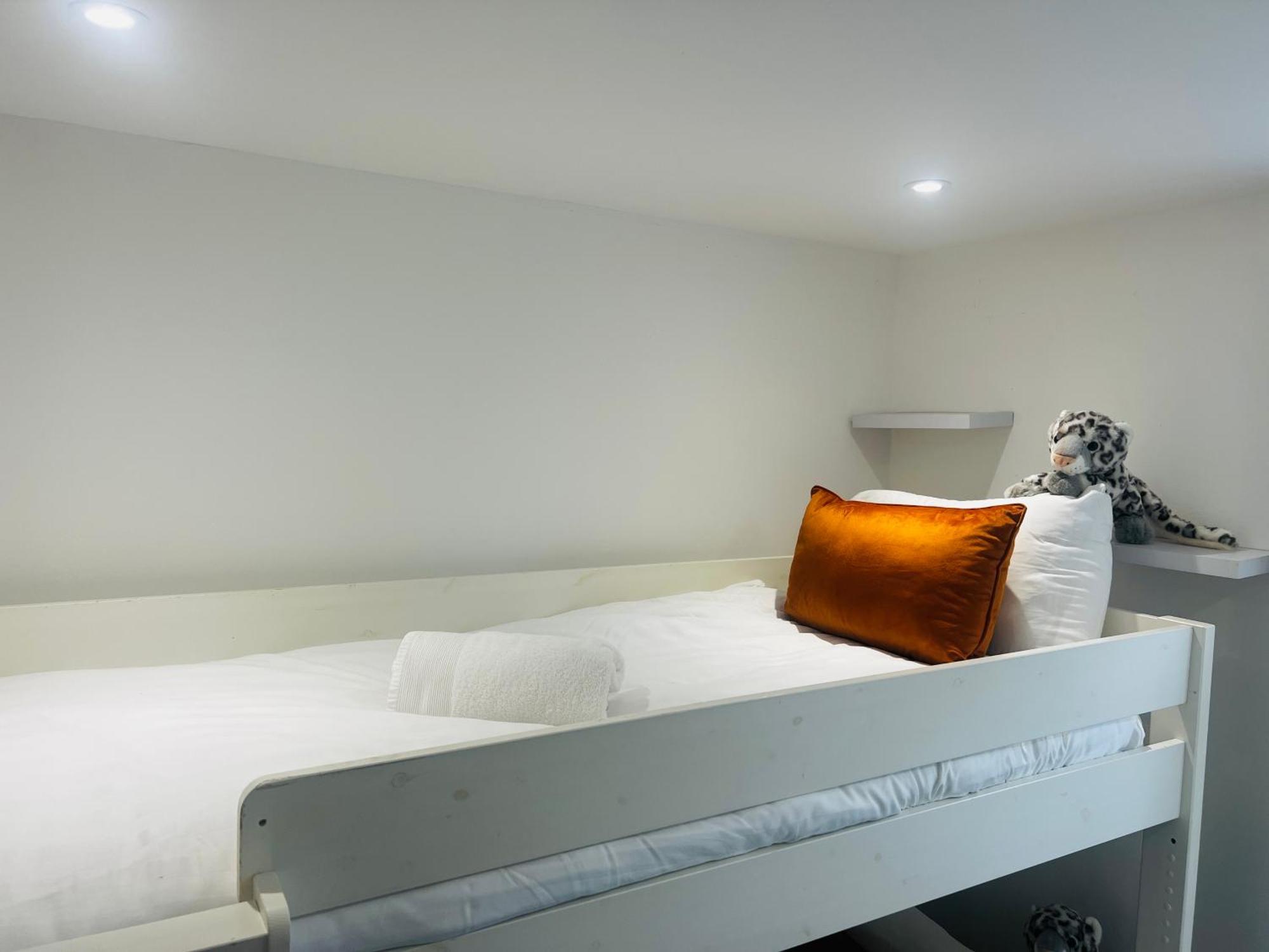 Stylish Haven, Sleeps 1 To 7, Free Parking Brighton