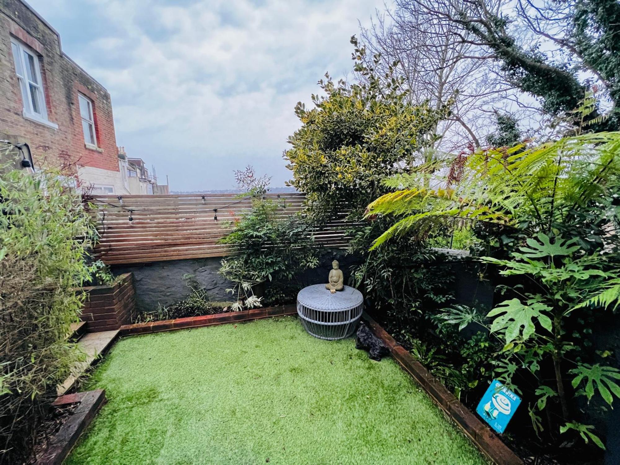 Holiday home Stylish Haven, Sleeps 1 To 7, Free Parking Brighton