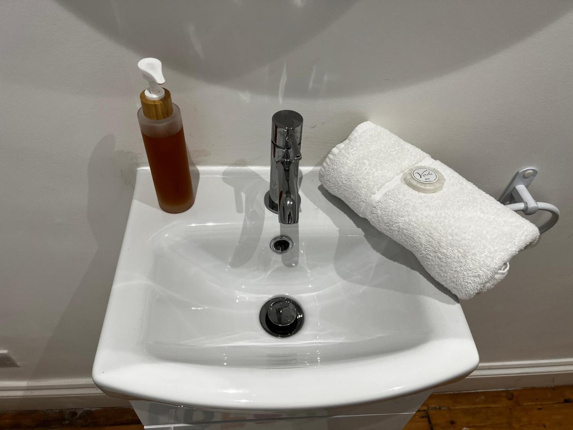 Stylish Haven, Sleeps 1 To 7, Free Parking Brighton