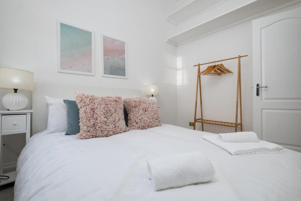 Host & - Olde Place * Brighton