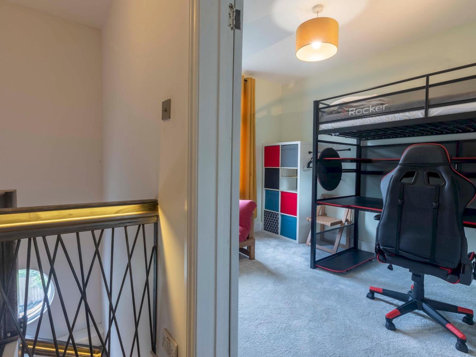 Pass The Keys Stylish Boho Chic House - Location *