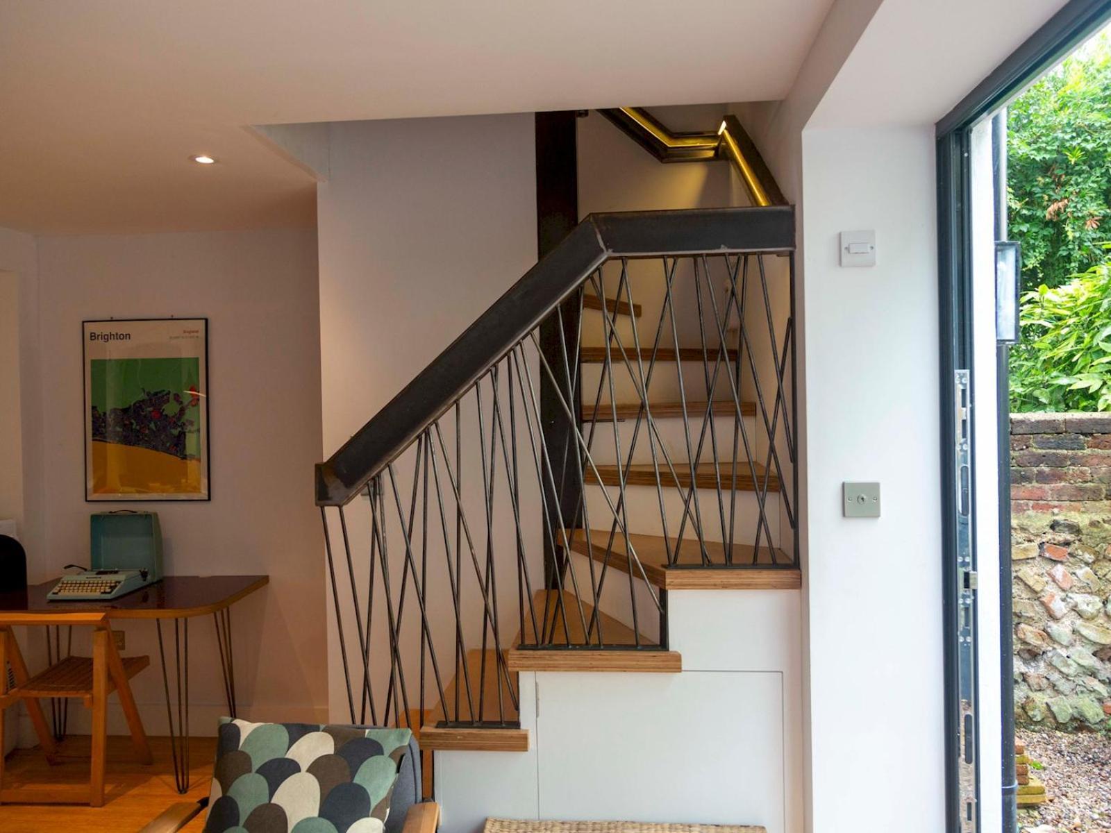 Pass The Keys Stylish Boho Chic House - Location *