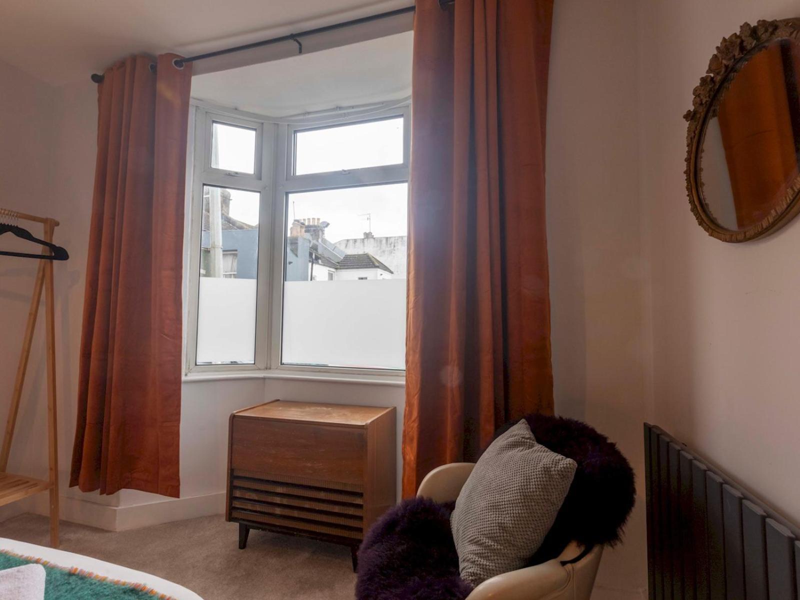 Pass The Keys Stylish Boho Chic House - Location Brighton