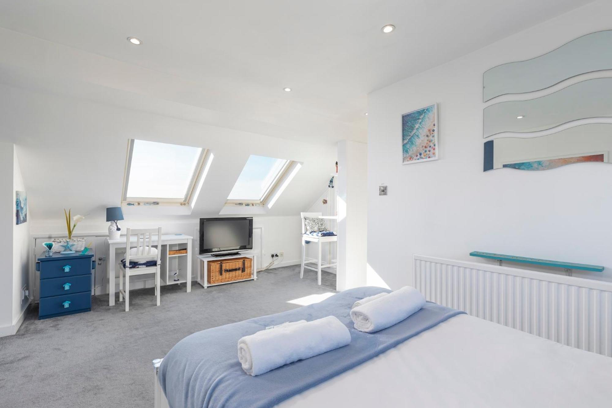 Wave Watcher- 4 Bed Sea View Brighton