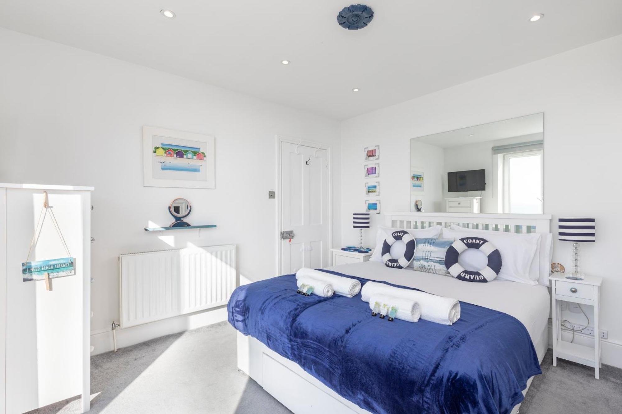 Wave Watcher- 4 Bed Sea View