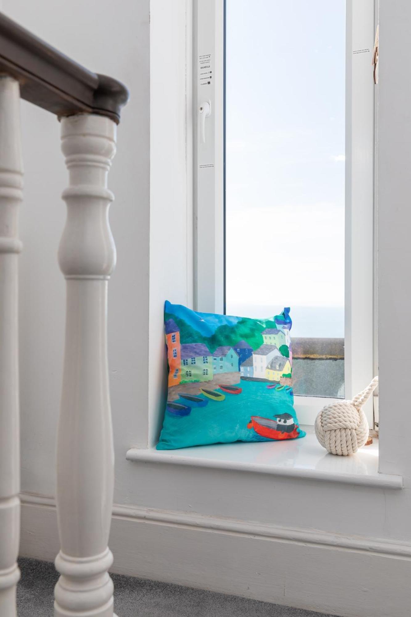 Wave Watcher- 4 Bed Sea View Holiday home *
