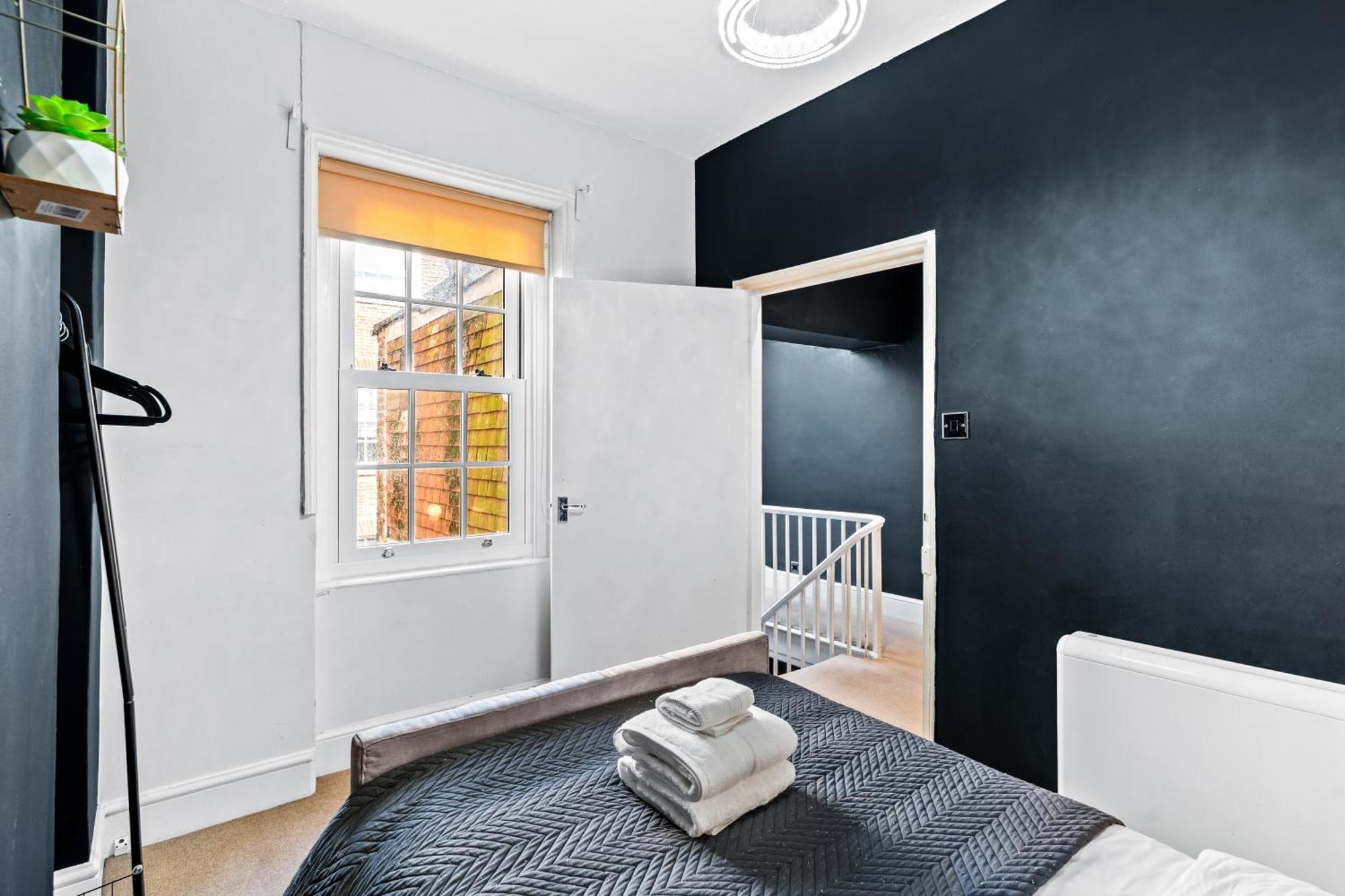 Modern 3 Bedroom Maisonette In Centre, 2 Minutes From Sea Front, Lanes And Palace Pier * Brighton