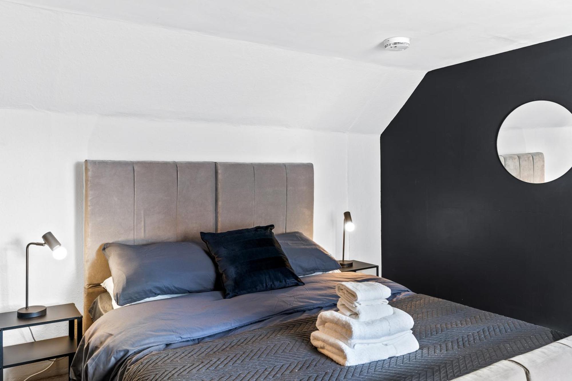 Apartment Modern 3 Bedroom Maisonette In Centre, 2 Minutes From Sea Front, Lanes And Palace Pier