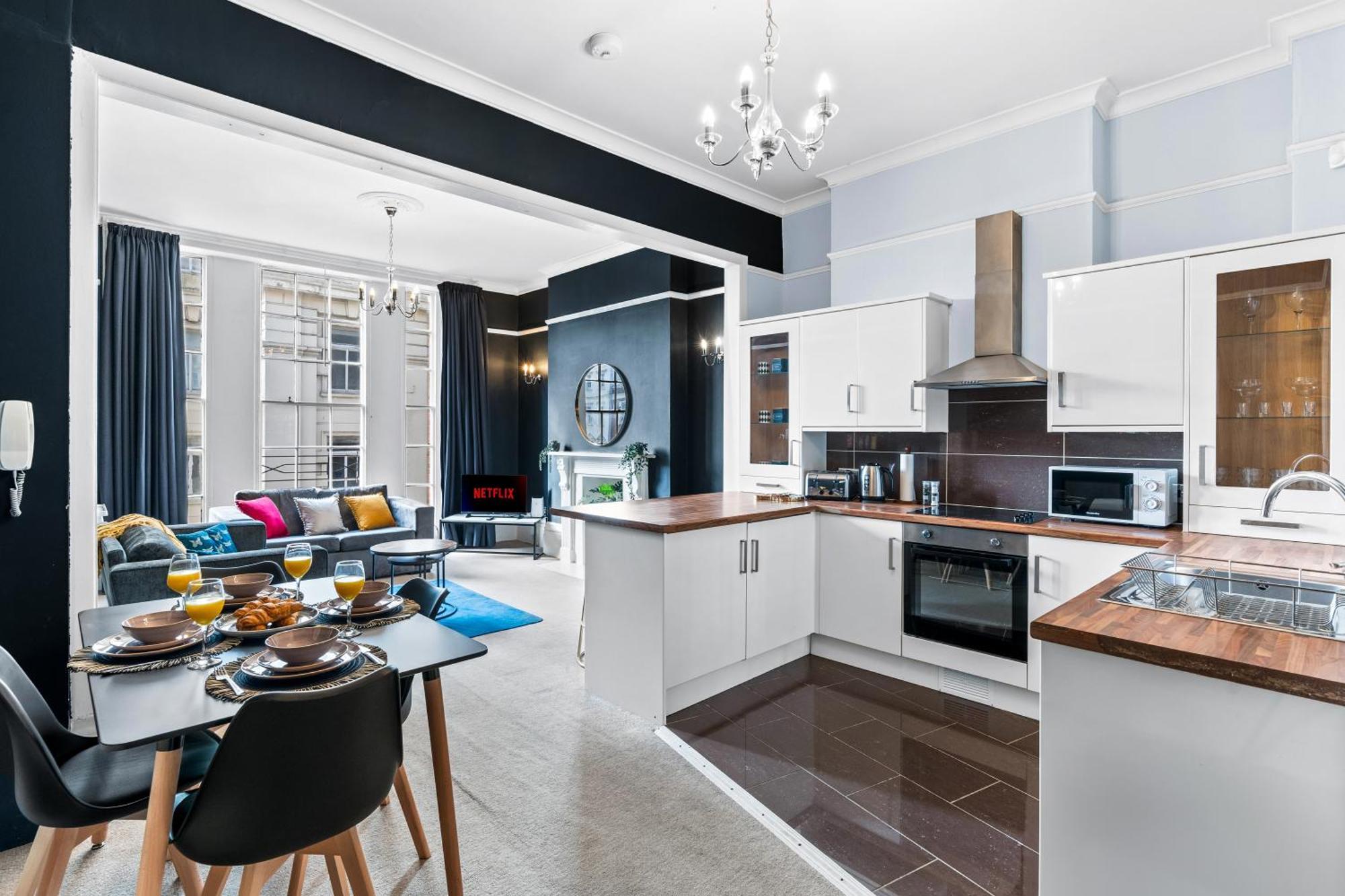 Modern 3 Bedroom Maisonette In Centre, 2 Minutes From Sea Front, Lanes And Palace Pier Brighton