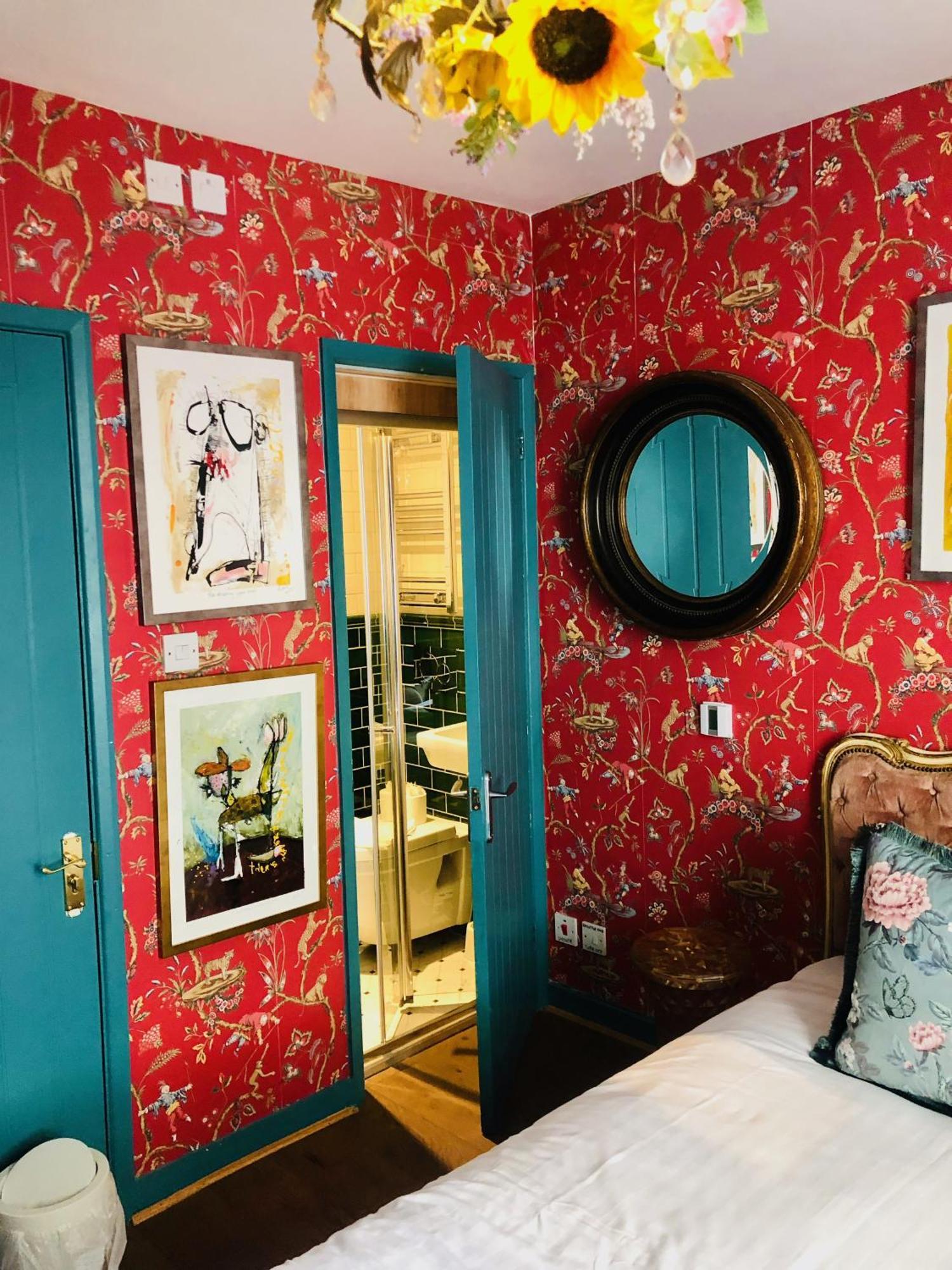 Capsule hotel Scarlet At The Regency House