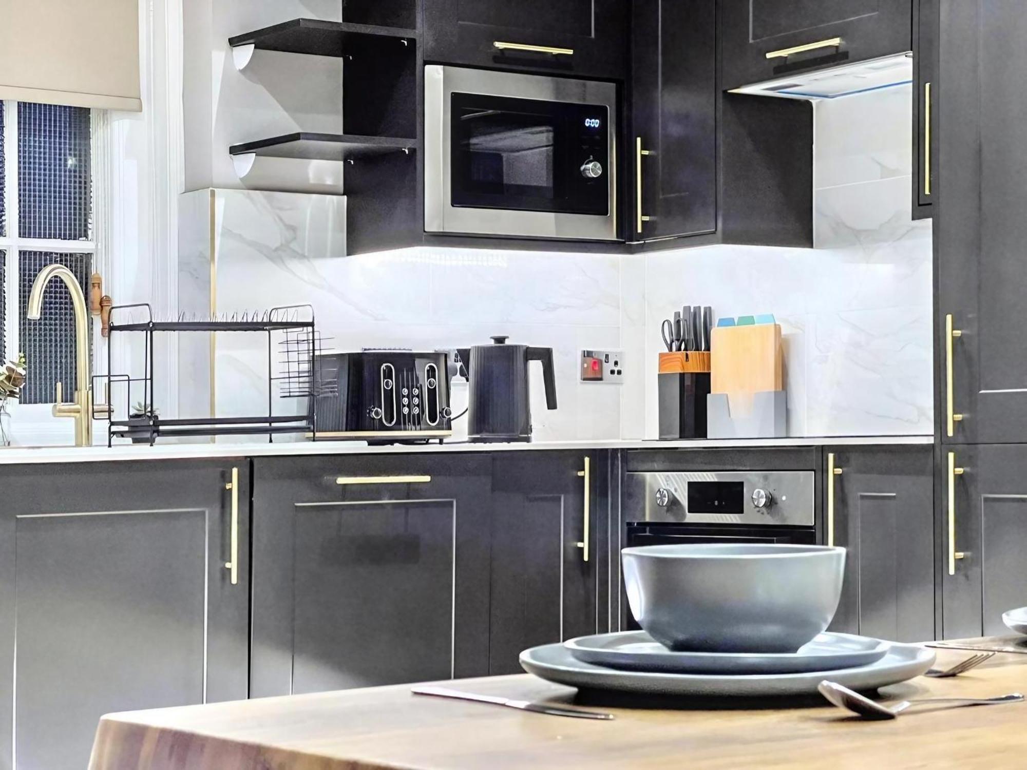 Bright & Modern 3-bed