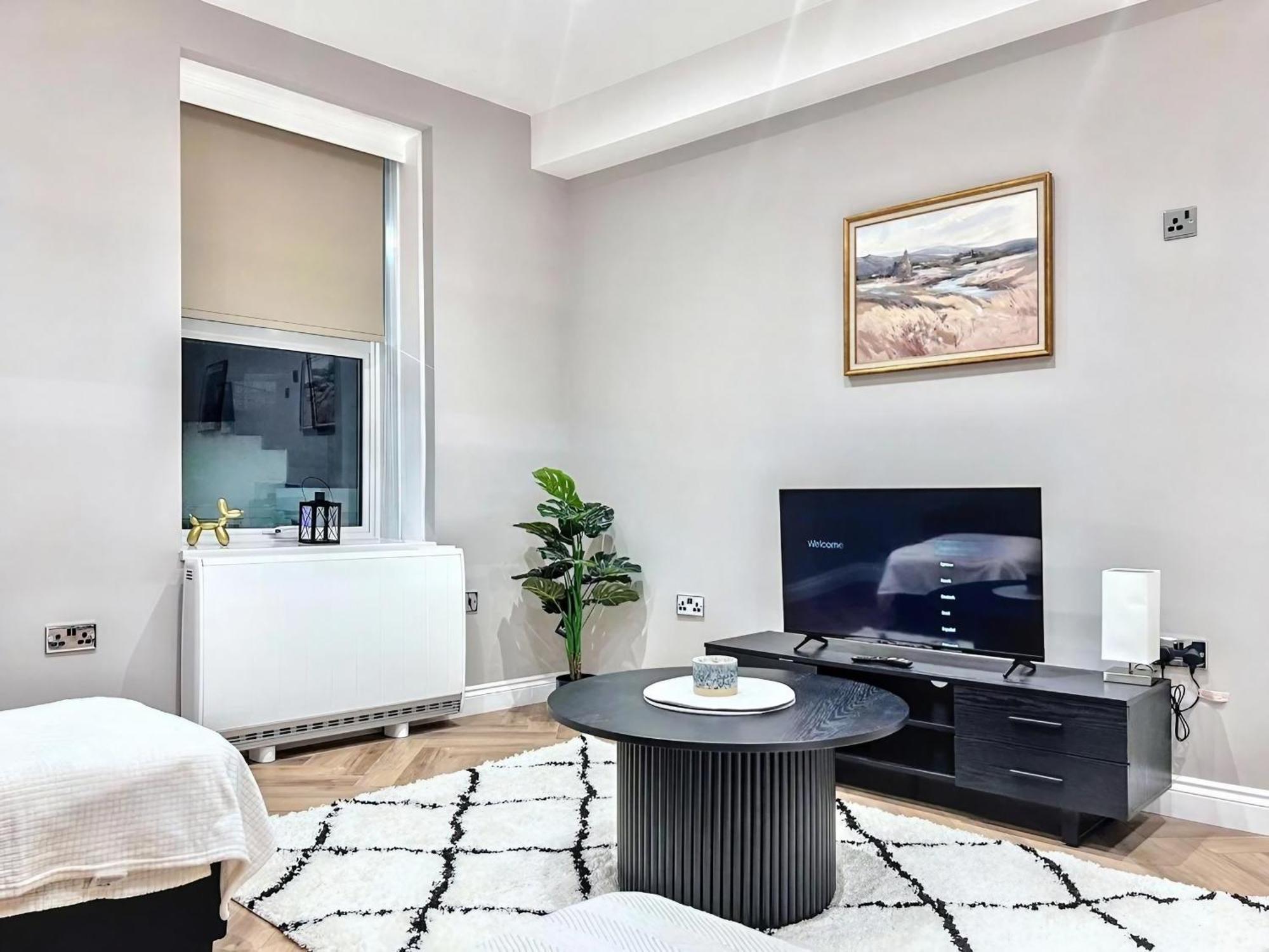 Bright & Modern 3-bed Apartment Brighton