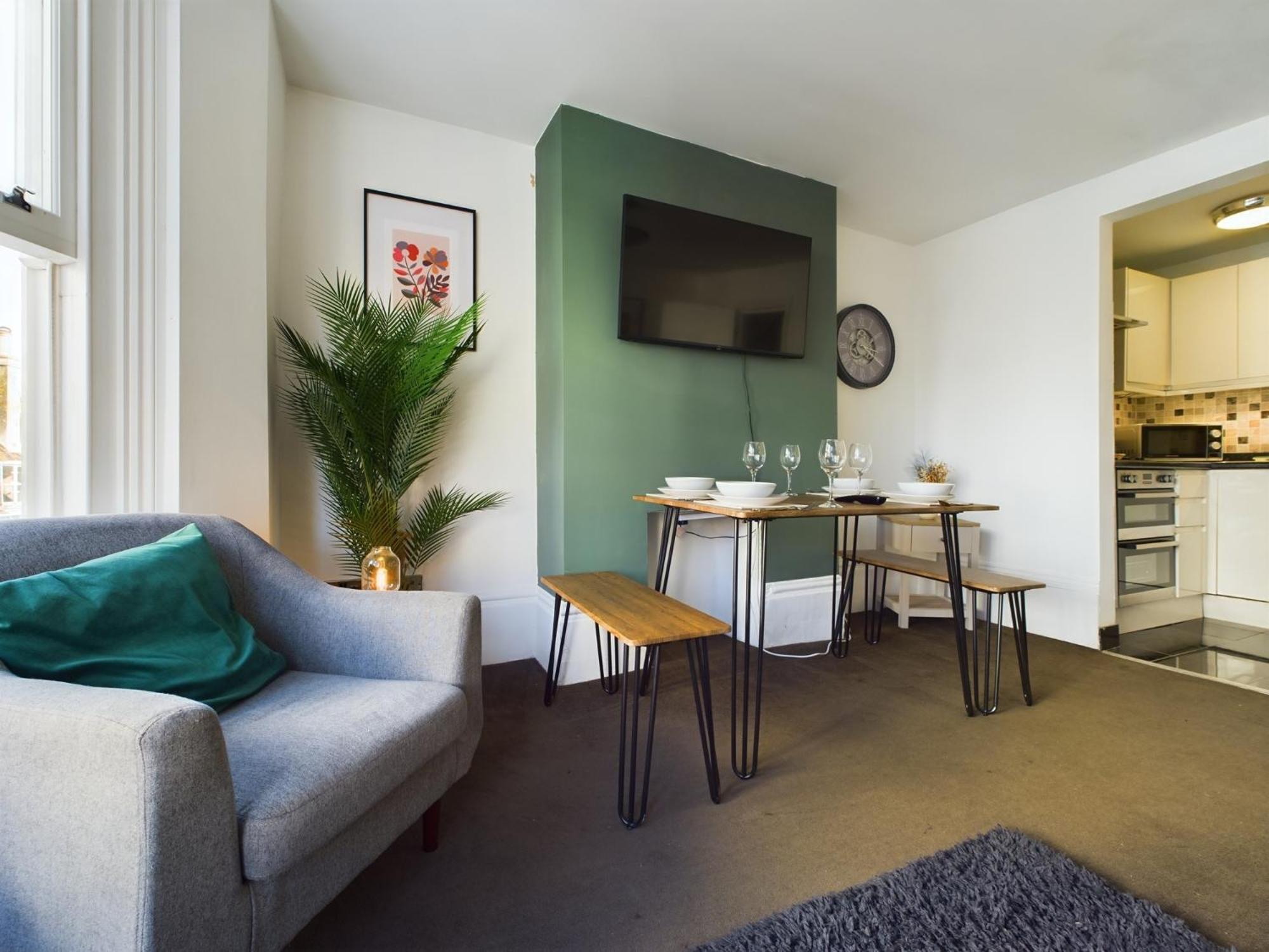 Holiday home Two Bedroom By Brookland Serviced Short Lets & With Free Wifi Brighton