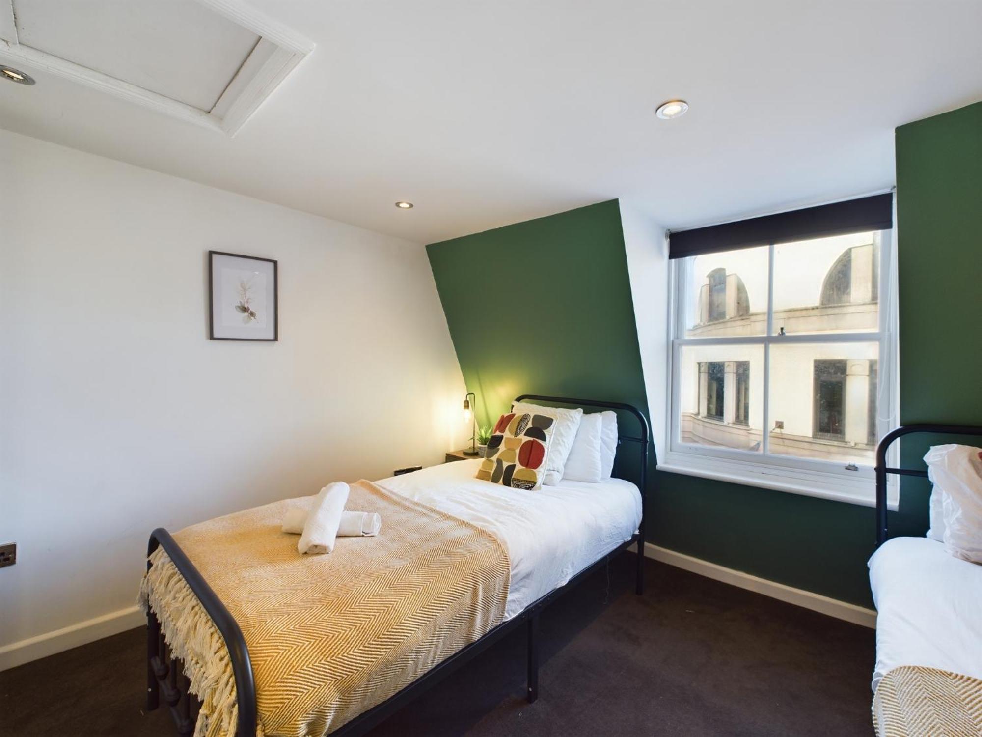 Holiday home Two Bedroom By Brookland Serviced Short Lets & With Free Wifi