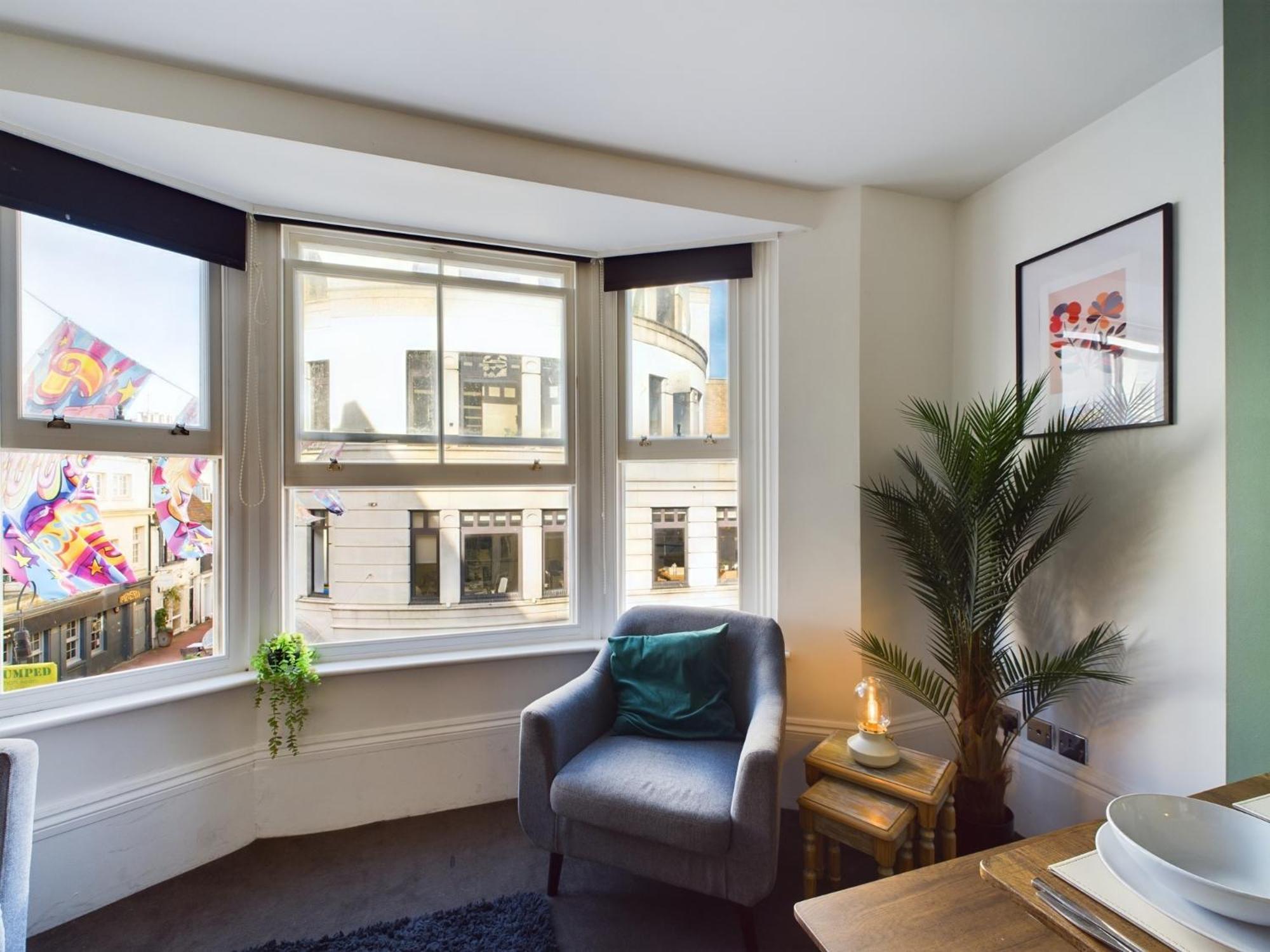 Two Bedroom By Brookland Serviced Short Lets & With Free Wifi Brighton