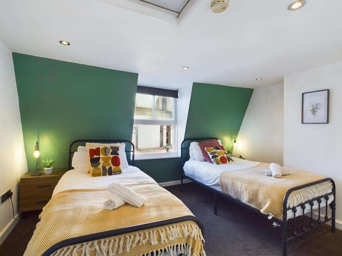 Two Bedroom By Brookland Serviced Short Lets & With Free Wifi * Brighton