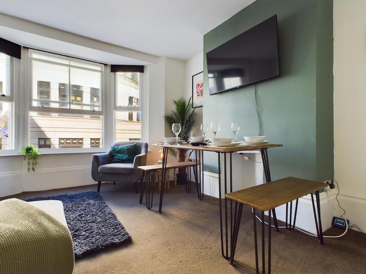 Holiday home Two Bedroom By Brookland Serviced Short Lets & With Free Wifi