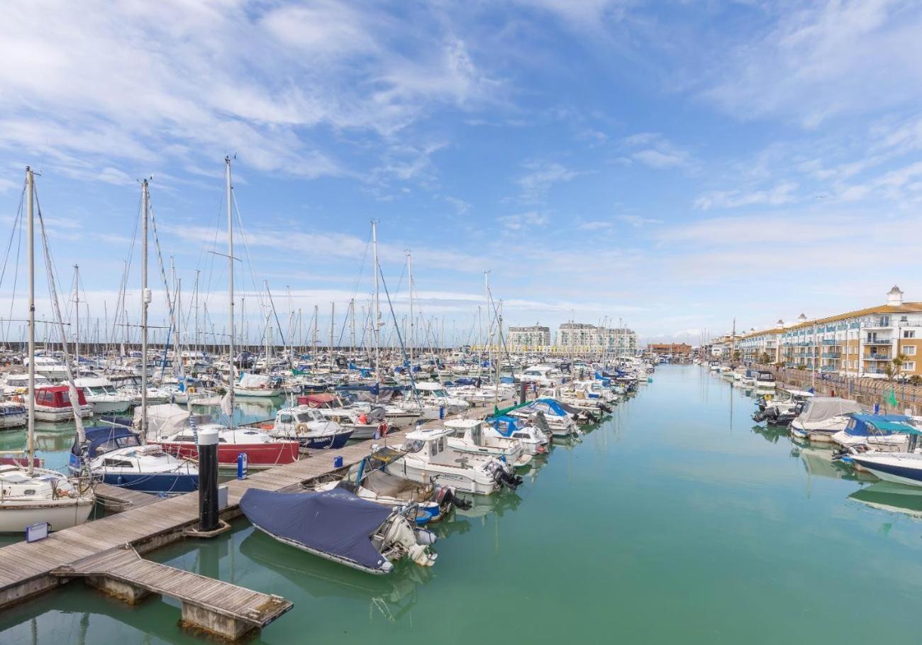 Apartment On The Water 3 With Free Parking - By My Getaways Brighton