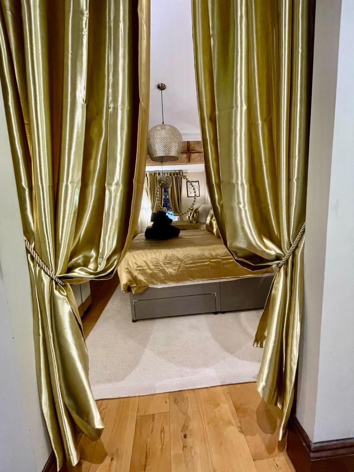 Fantastic Naughty Corner Apartment *