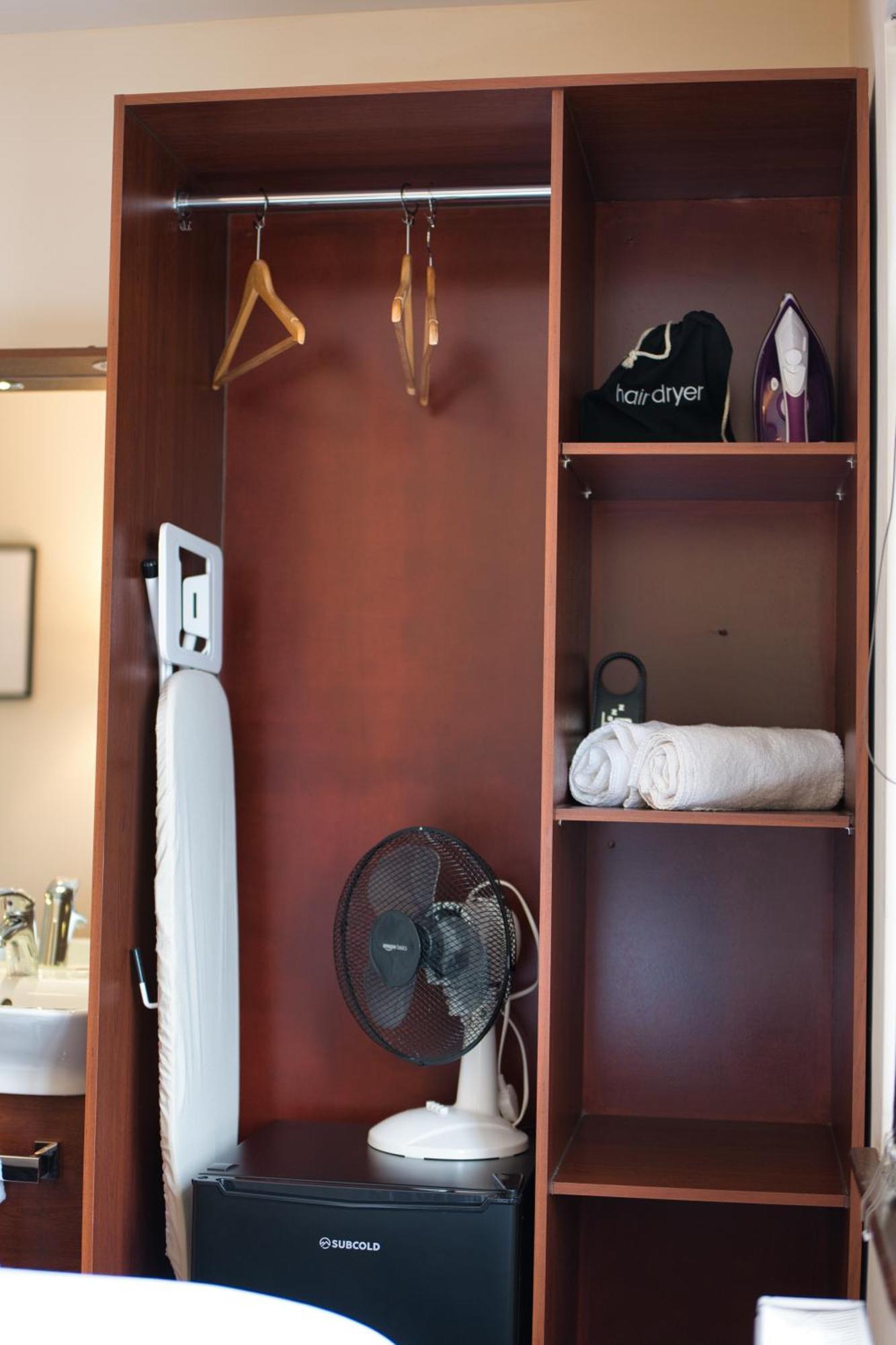 Guest house Clifton House 3*