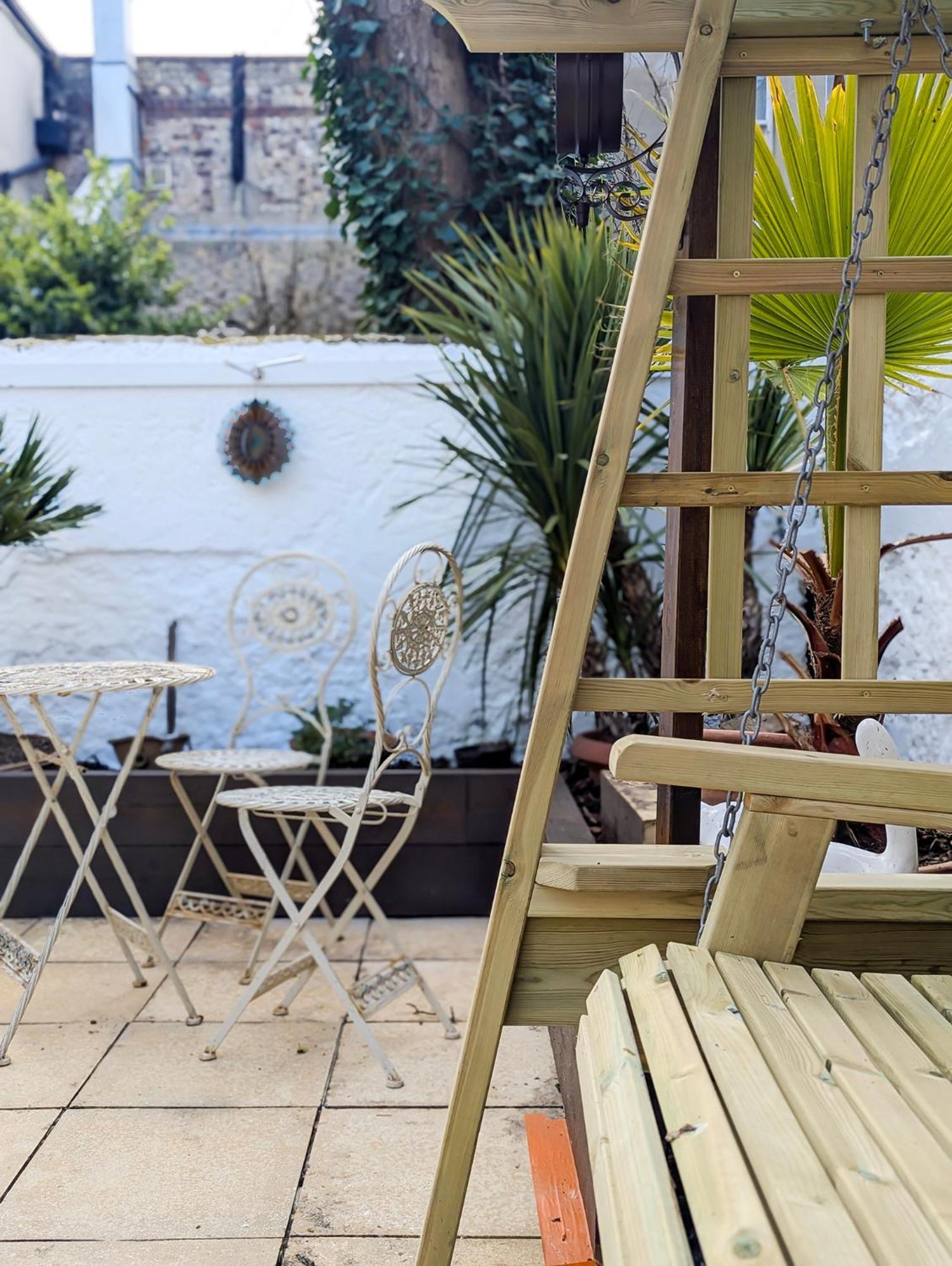 Brunswick Garden - Patio - By Lets * Brighton