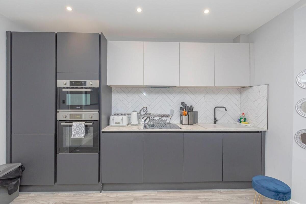 Bloomsaway Seafront One Bedroom Bn133duk02 *