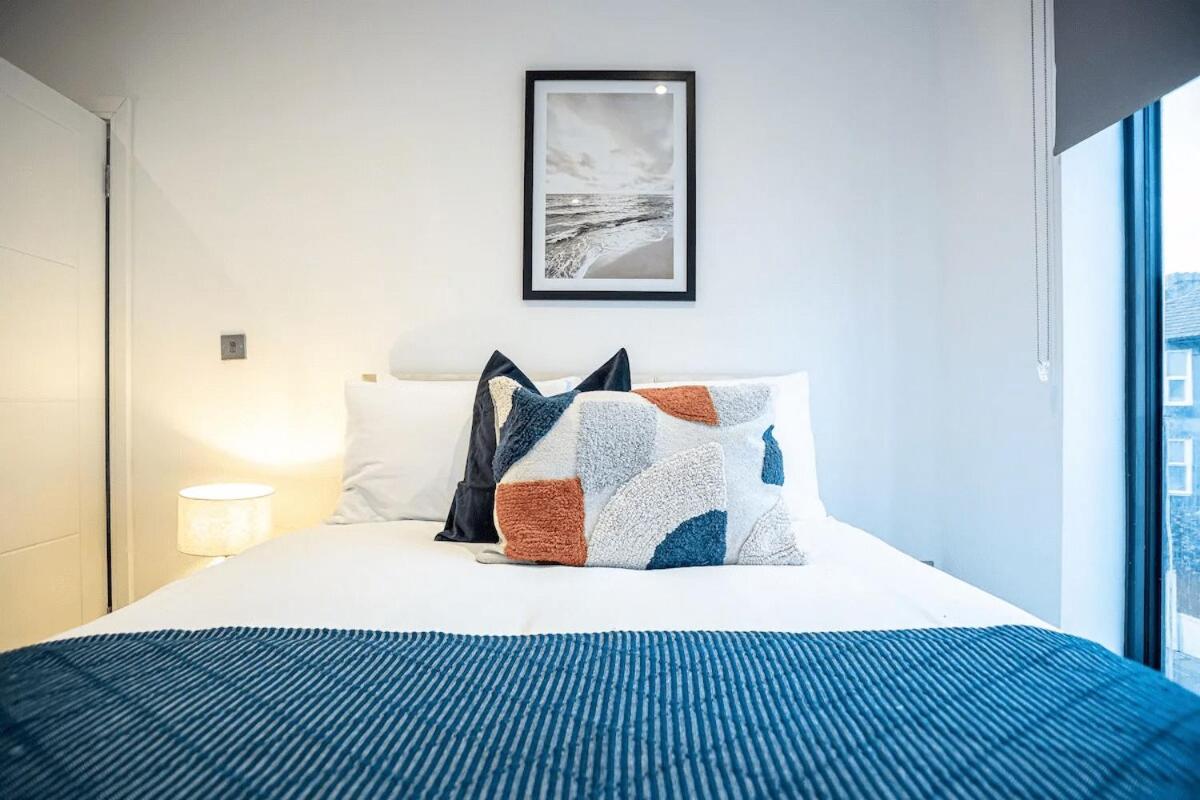 2 Bed Bedroom Next To Station * Brighton