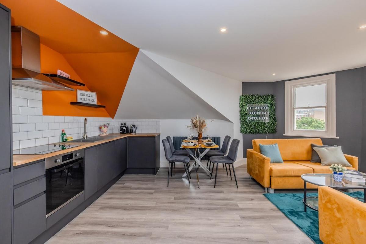 2 Bedroom Flat With Sea View And Free Parking * Brighton