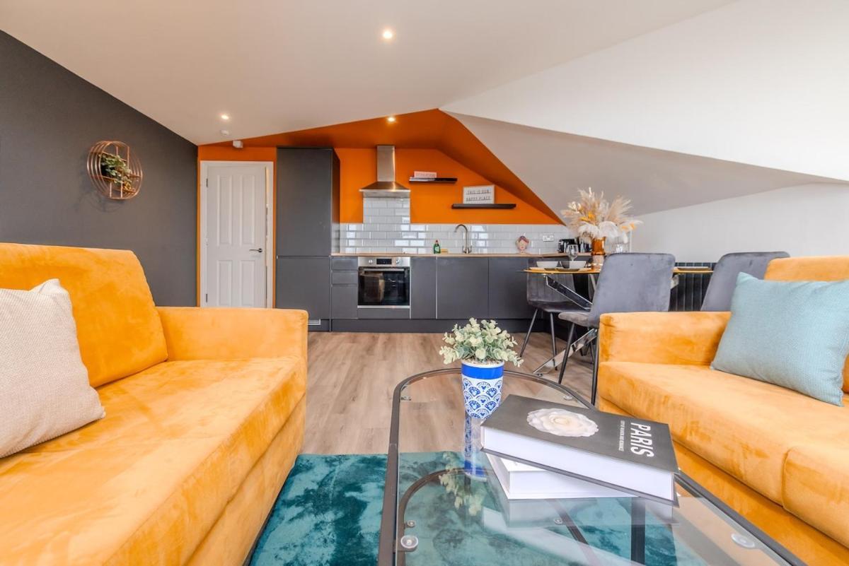 2 Bedroom Flat With Sea View And Free Parking Apartment *