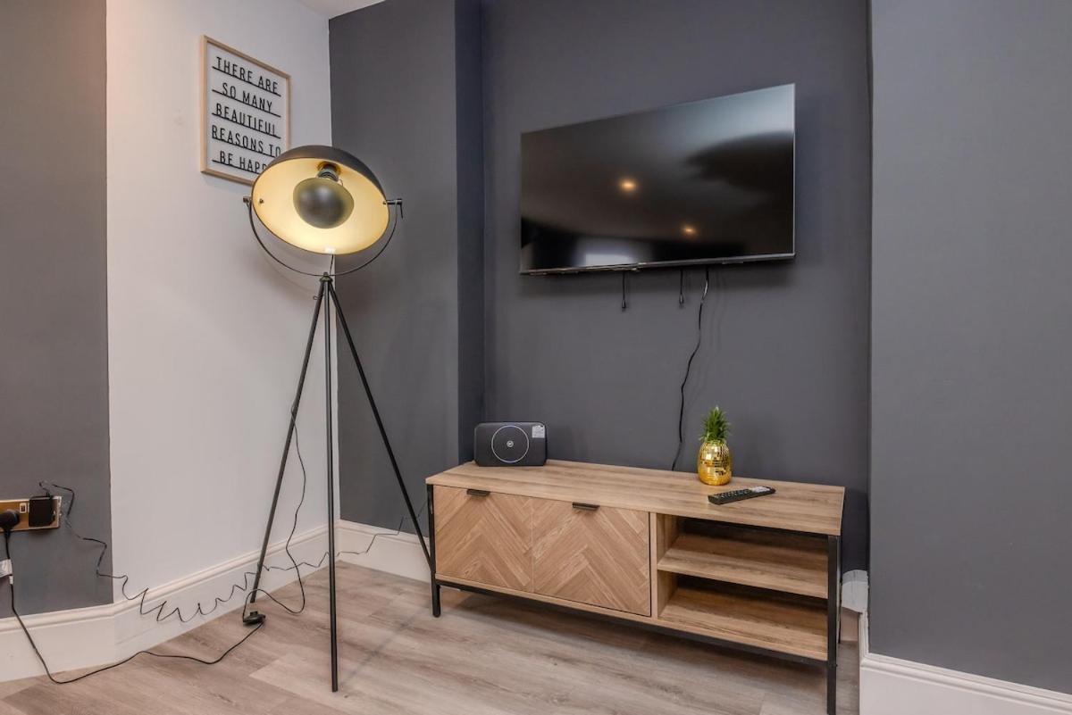 2 Bedroom Flat With Sea View And Free Parking * Brighton