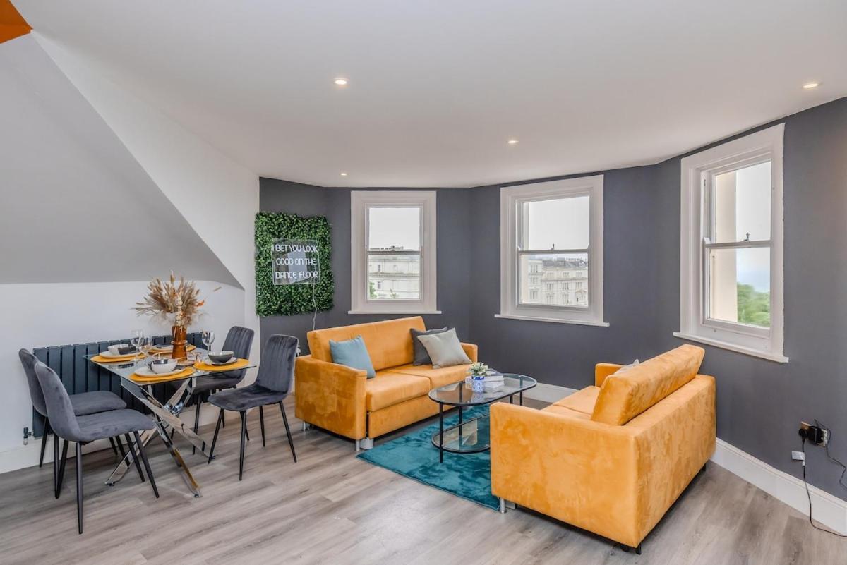2 Bedroom Flat With Sea View And Free Parking