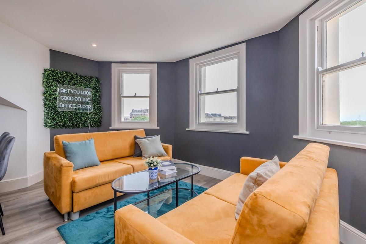 2 Bedroom Flat With Sea View And Free Parking Apartment