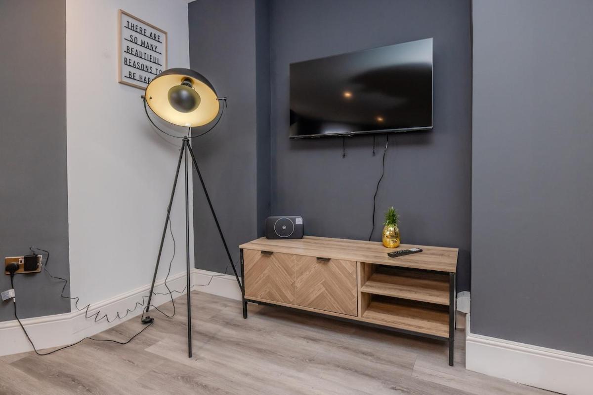 2 Bedroom Flat With Sea View And Free Parking * Brighton