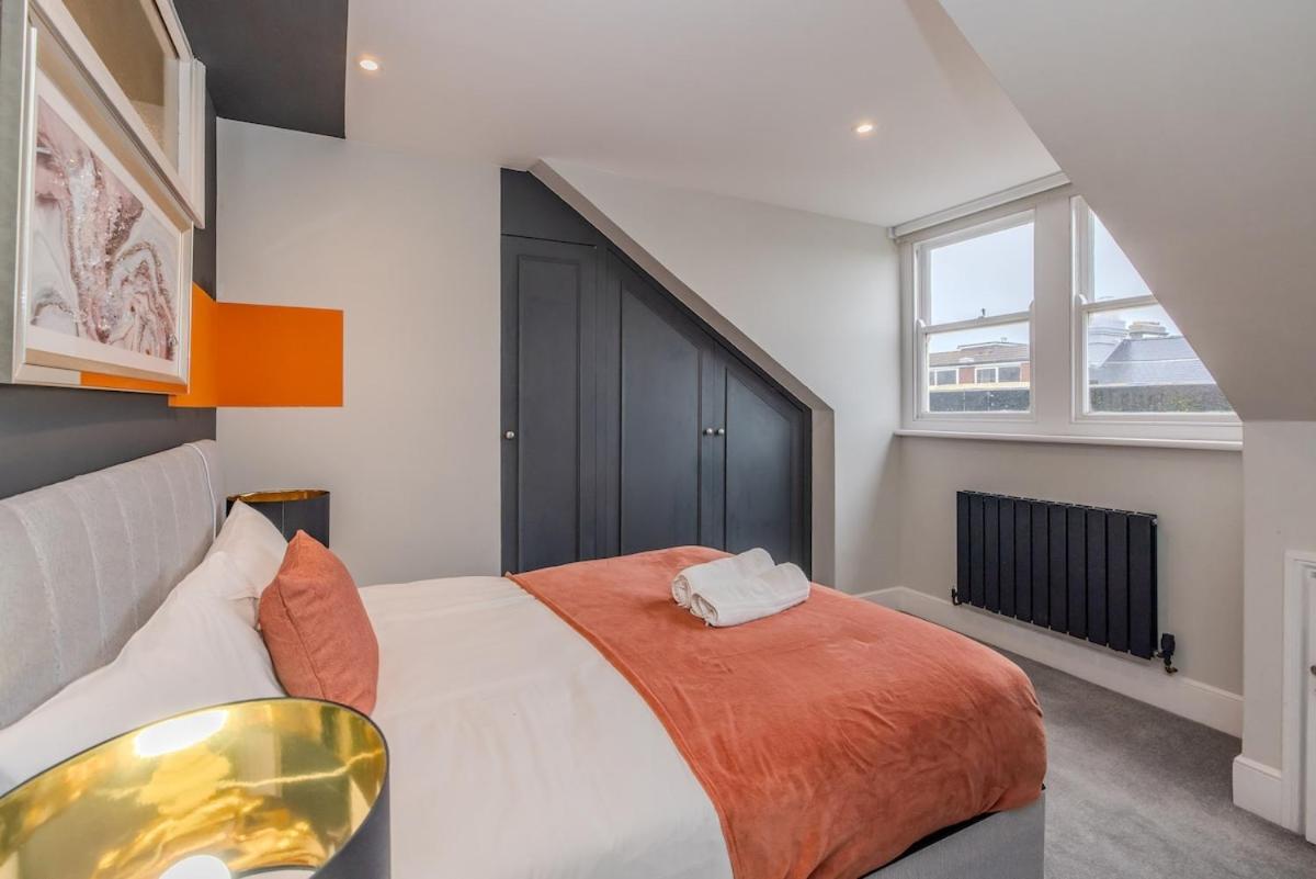 2 Bedroom Flat With Sea View And Free Parking