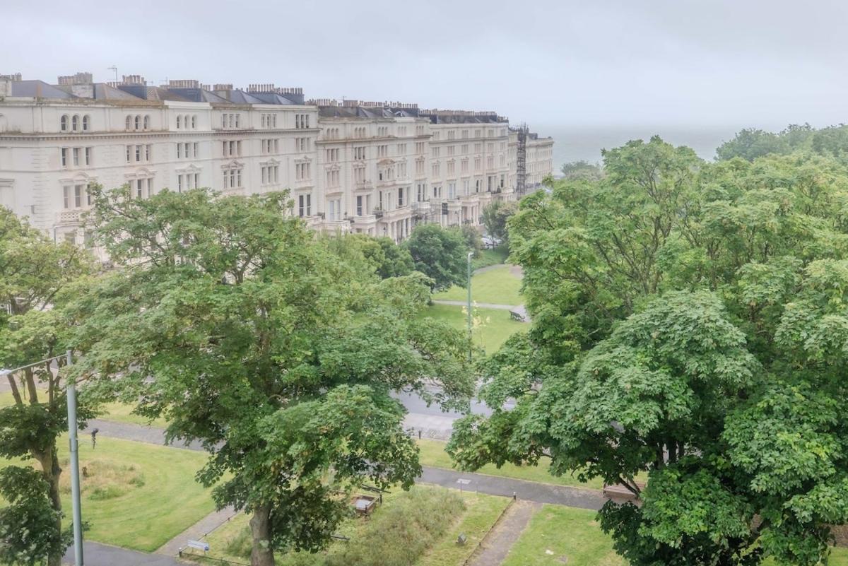 2 Bedroom Flat With Sea View And Free Parking * Brighton