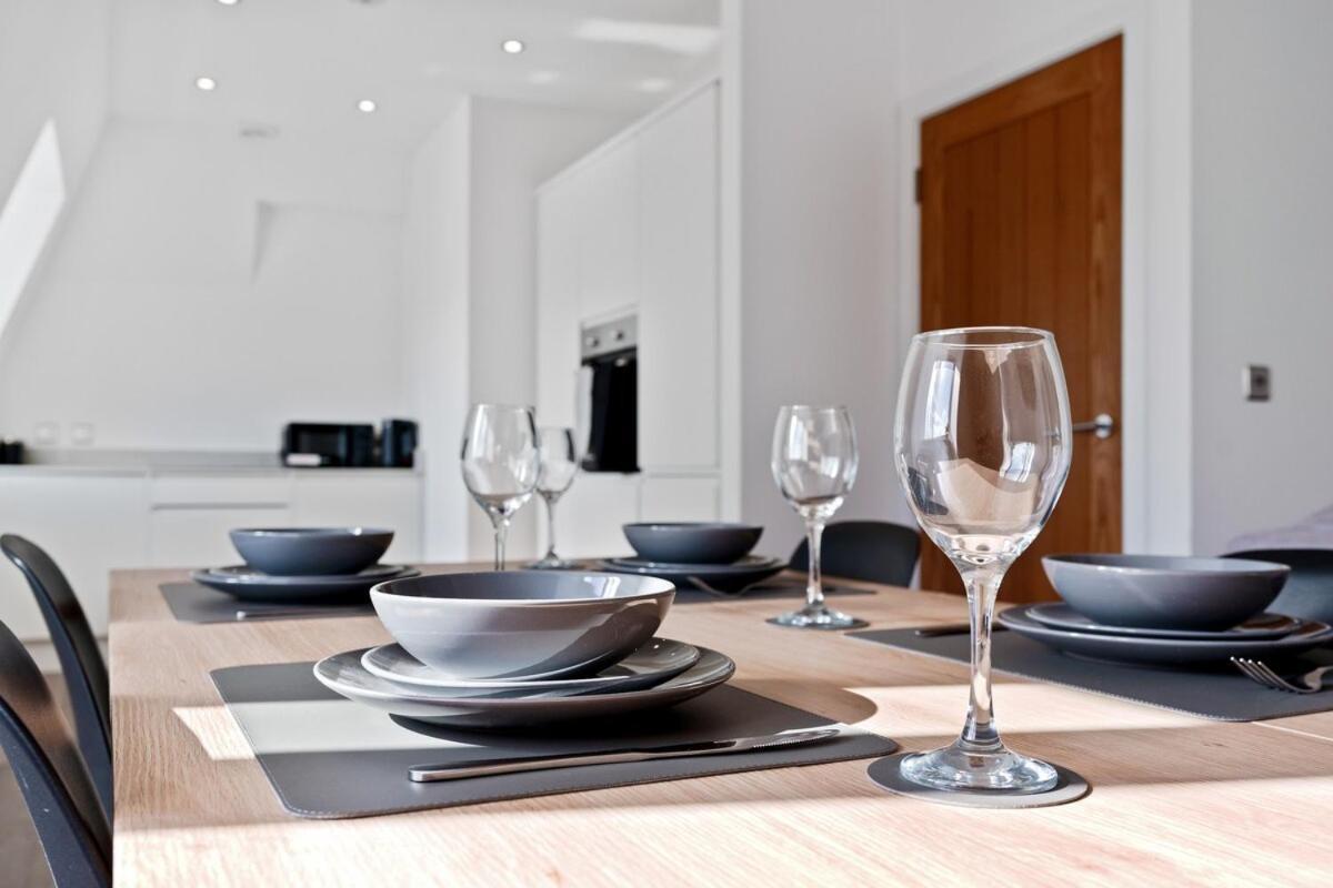 2 Bed Flat Near Beach, Hospital & College *