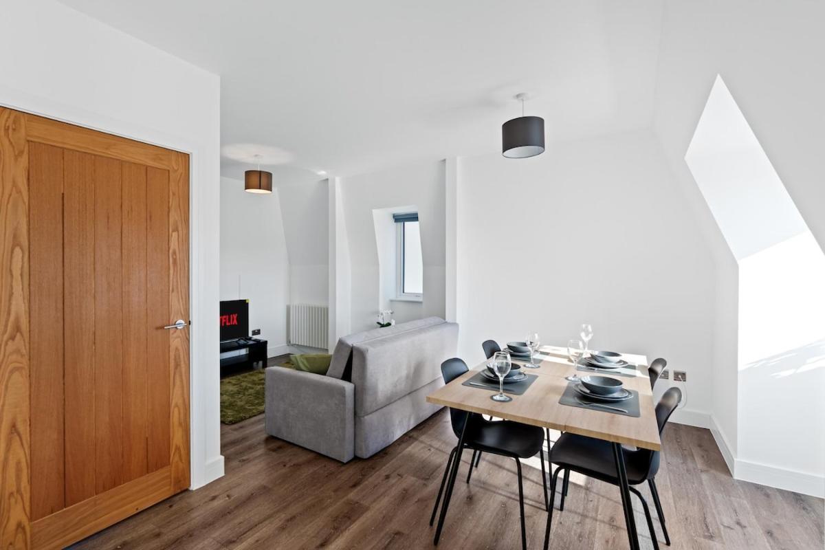 Apartment 2 Bed Flat Near Beach, Hospital & College *