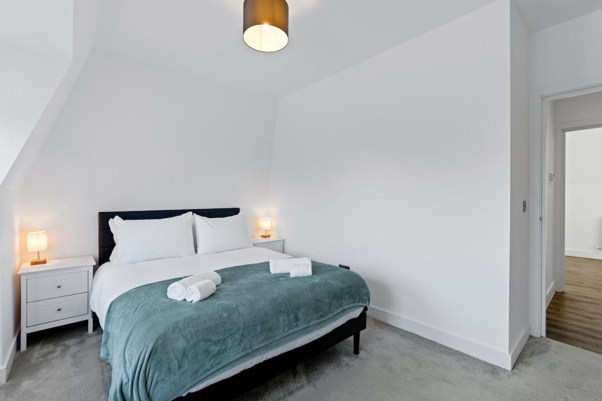 2 Bed Flat Near Beach, Hospital & College Brighton