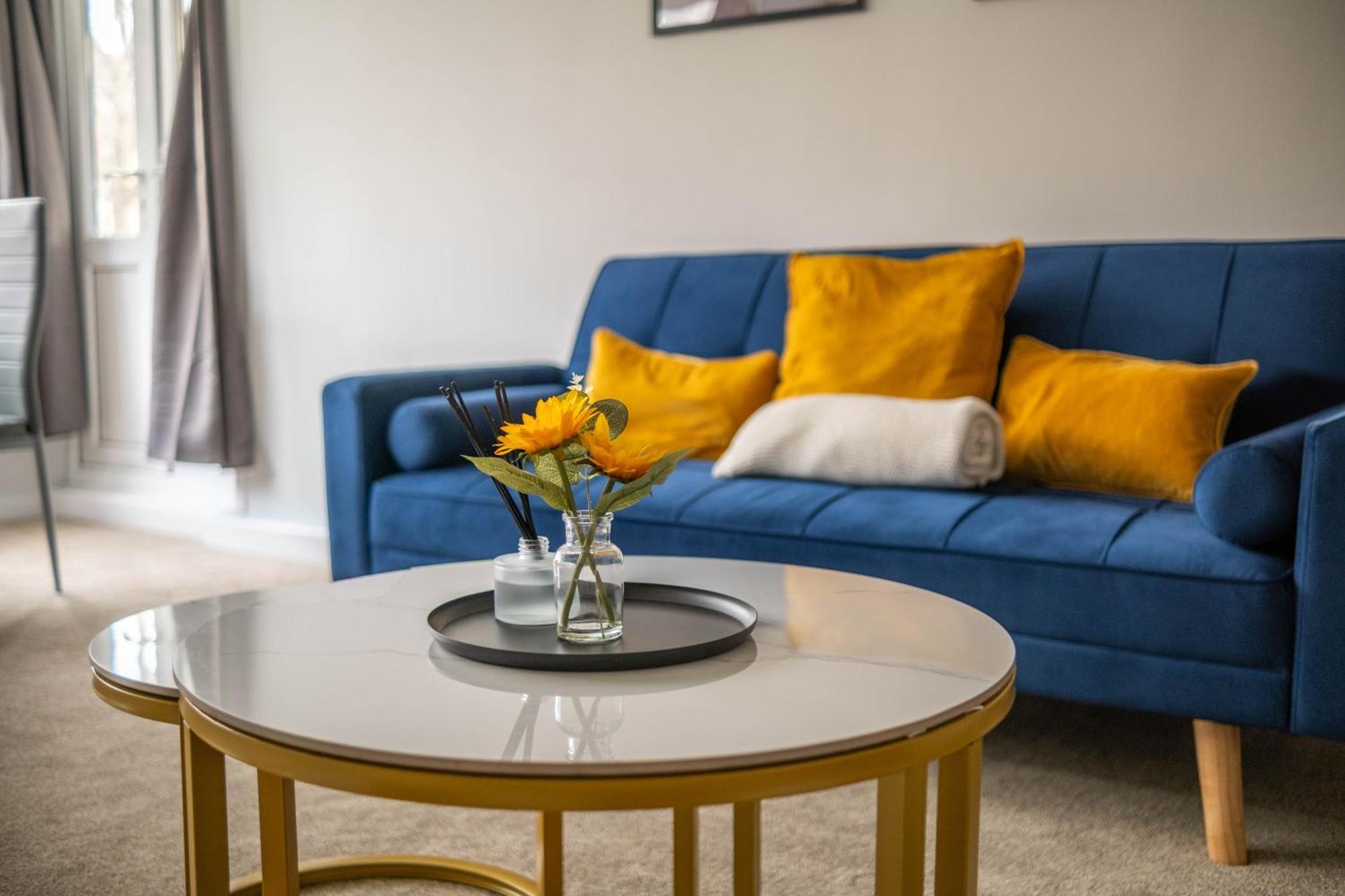 Stylish 2 Bedroom In With Free Parking Near And Train Station Brighton