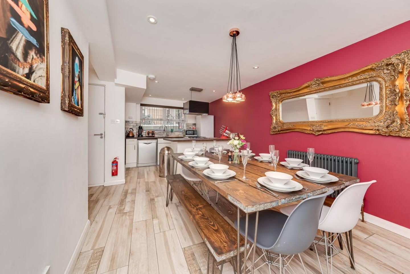'the One' - Seafront & Pier Minutes Away! Holiday home *