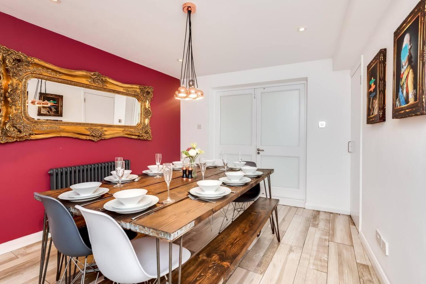 'the One' - Seafront & Pier Minutes Away! Holiday home