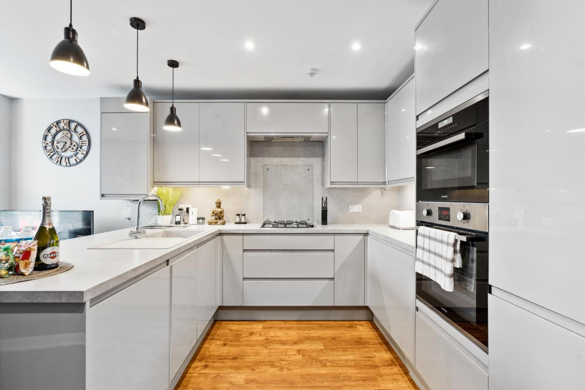 'bright Gem By The Sea' Premium 2 Bedroom Flat * Brighton