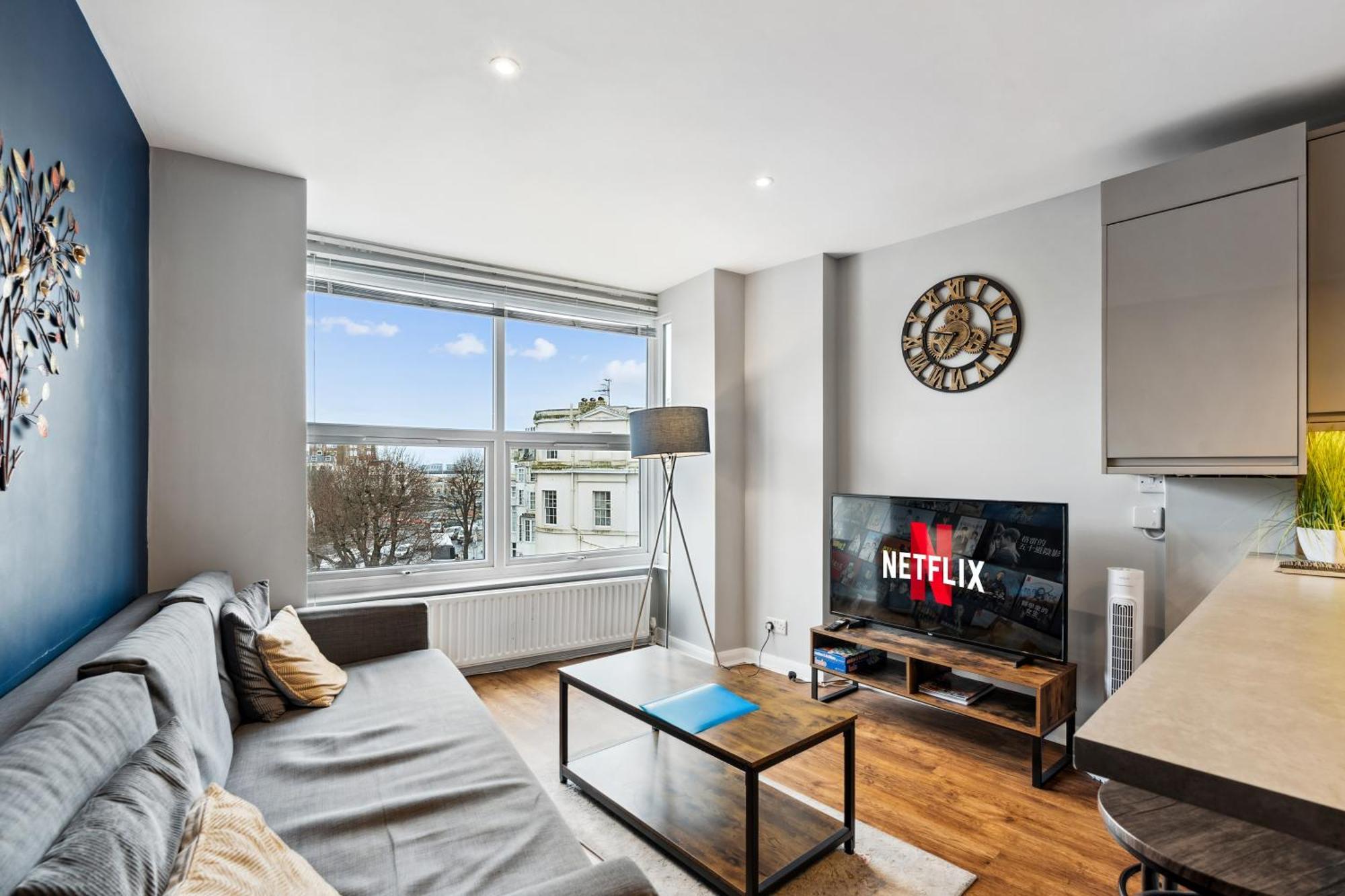 'bright Gem By The Sea' Premium 2 Bedroom Flat *