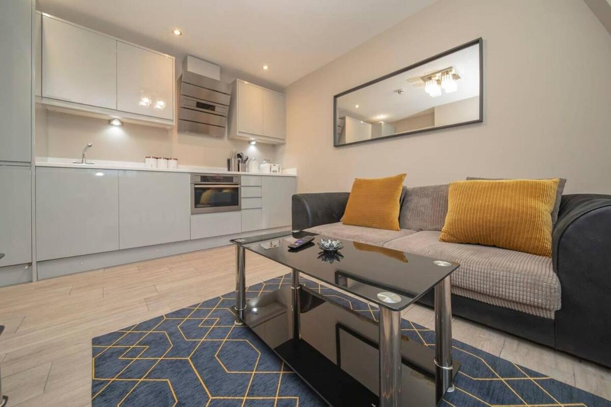 Hazelnut Seafront One Bedroom Bn1gre38