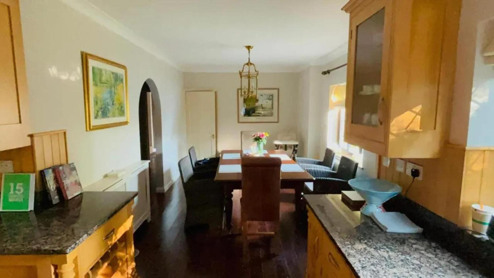 Maison Spacieuse Pour Famille Pres De Avec Jardin Brighton