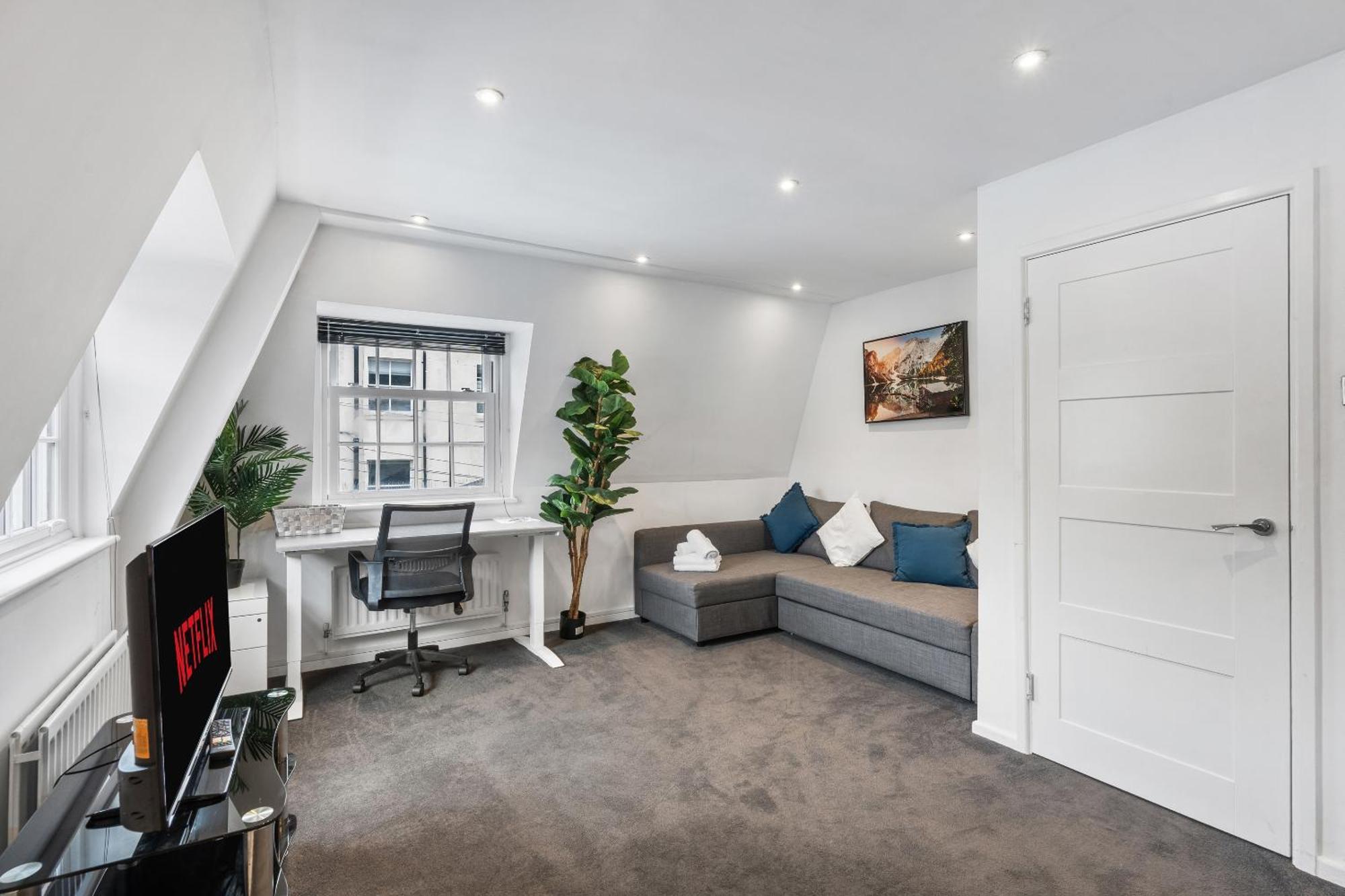 Aparthotel Queens Place - 1 Bedroom *