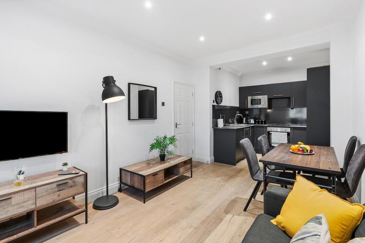 2 Bed Flat Apartment